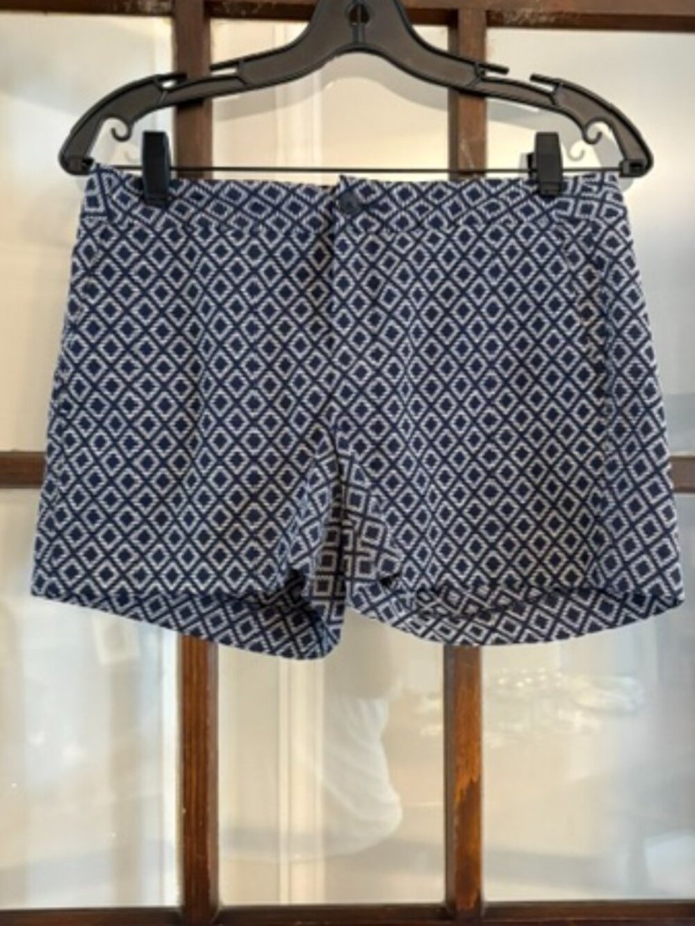 Banana Republic Hampton Fit Shorts in Blue Jacquard Print, Size 2